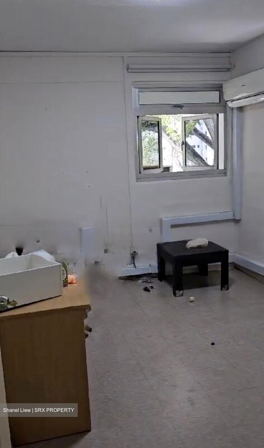 New Upper Changi Road (D16), Shop House #451379391